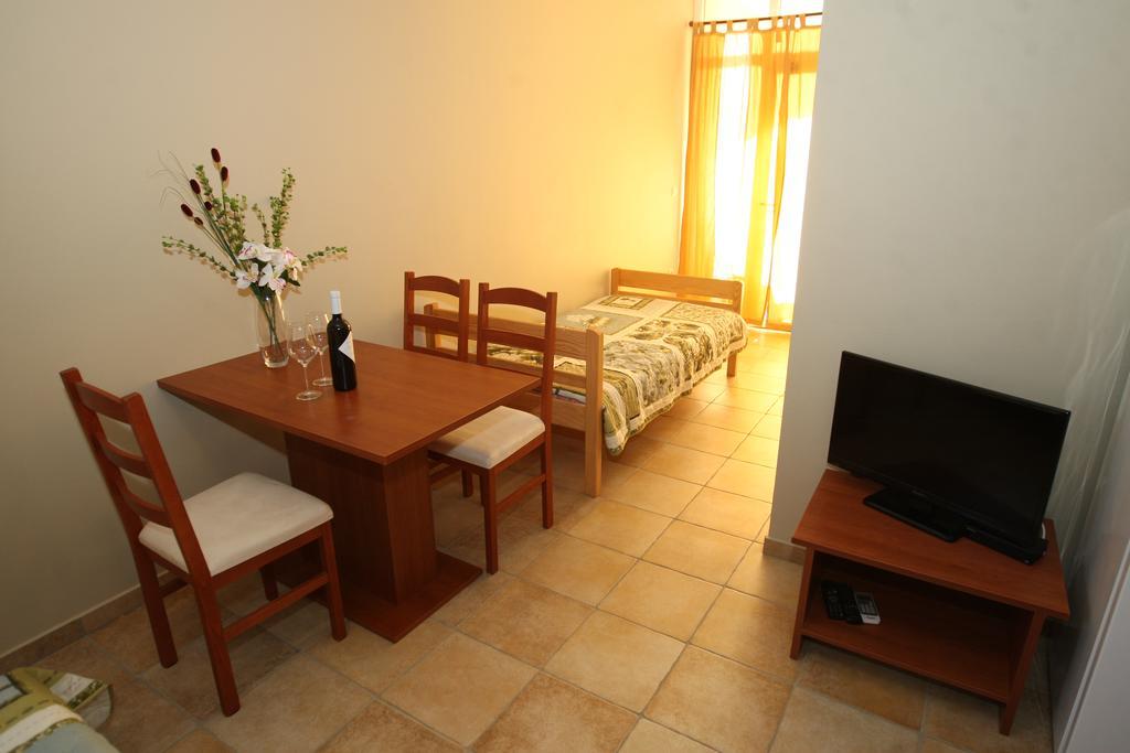 Sea View Apartments Nina Врси Номер фото