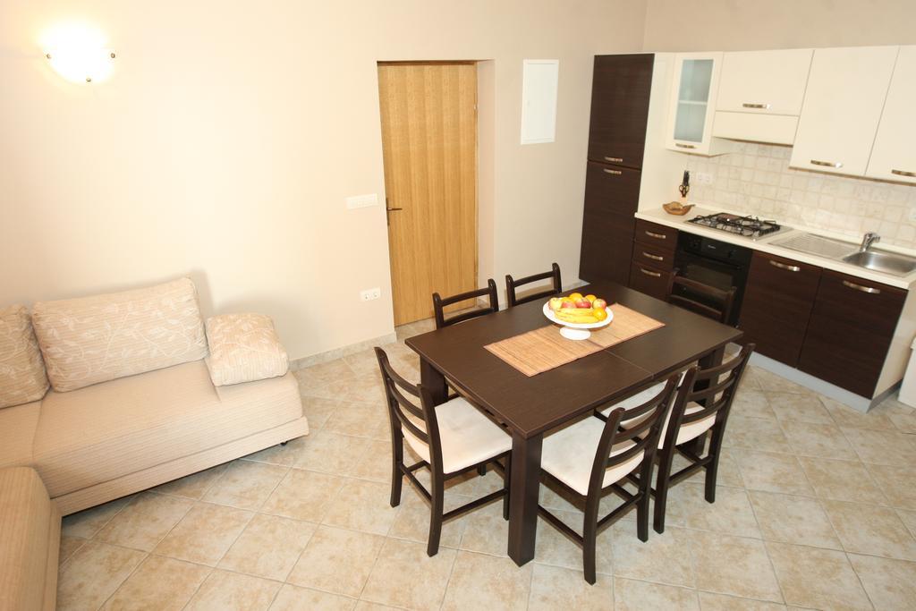 Sea View Apartments Nina Врси Номер фото